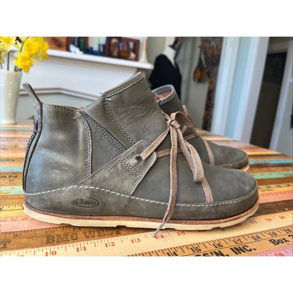 Chaco Castlerock Women's 11 Gray Leather Lace Chukka Ankle Boots Bootie